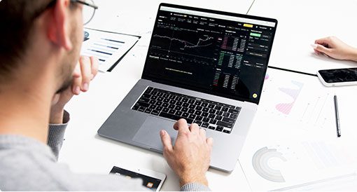 专业人员通过数据分析提升网站SEO自然流量